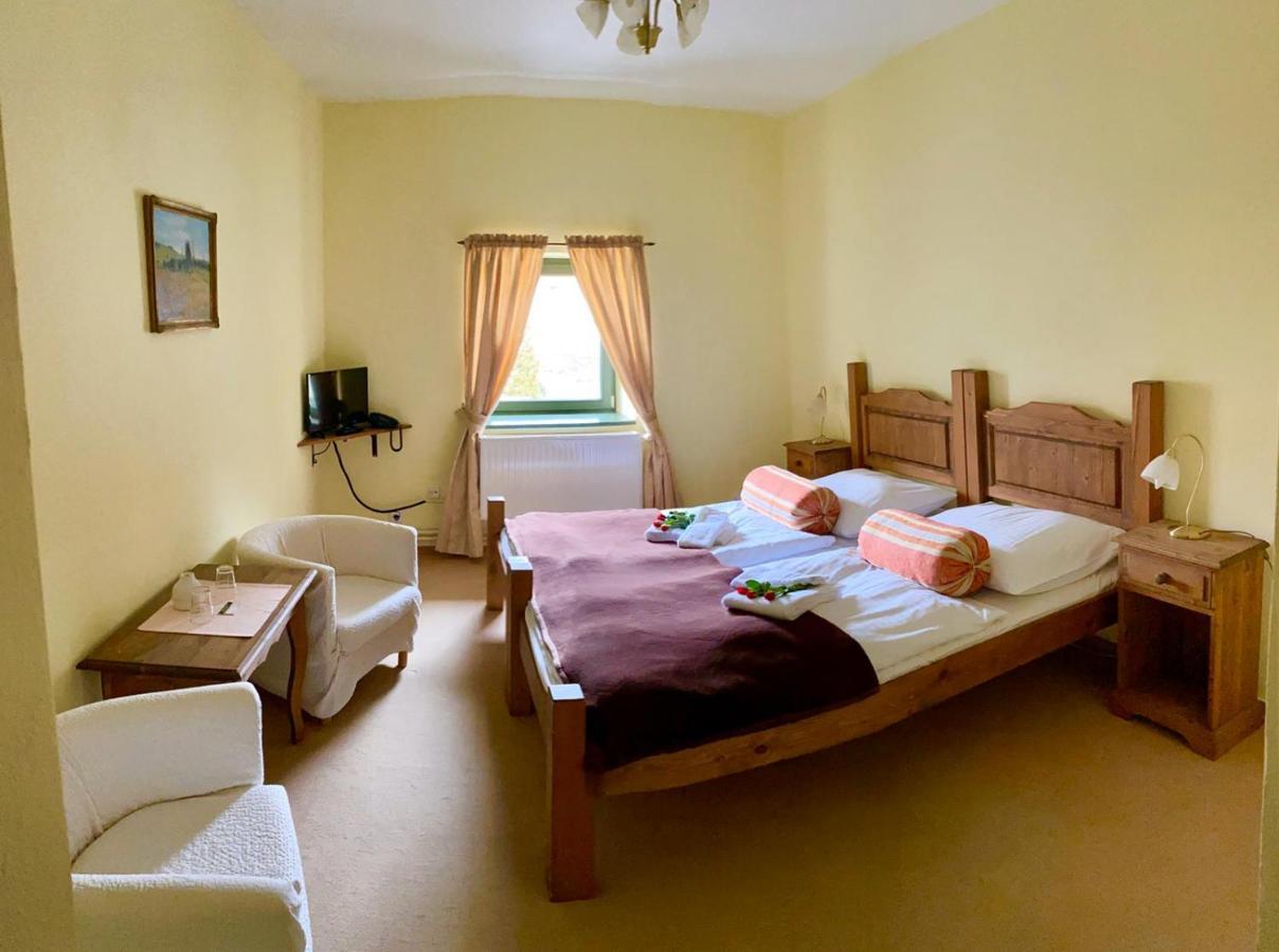 קונטה הורה Hotel Opat מראה חיצוני תמונה