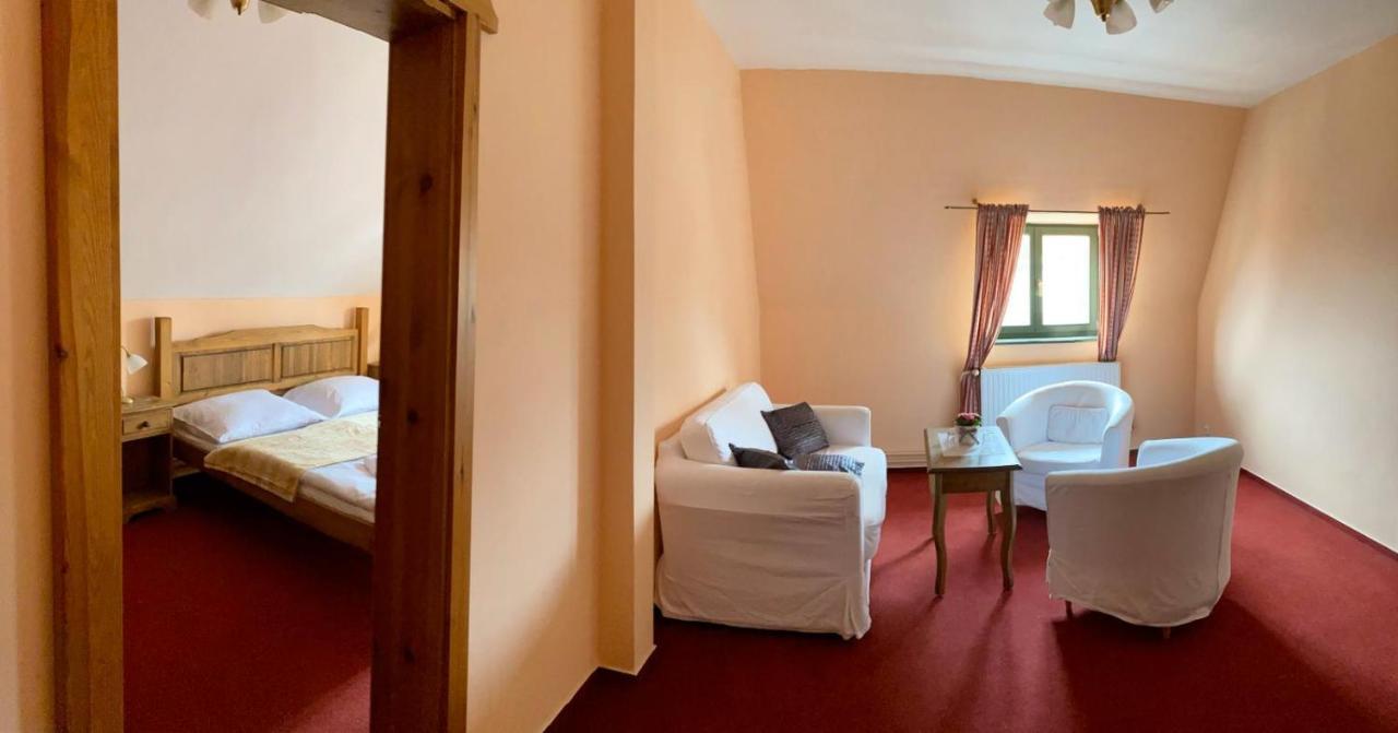 קונטה הורה Hotel Opat מראה חיצוני תמונה