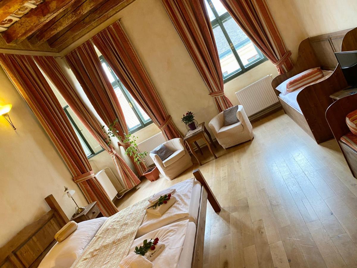 קונטה הורה Hotel Opat מראה חיצוני תמונה