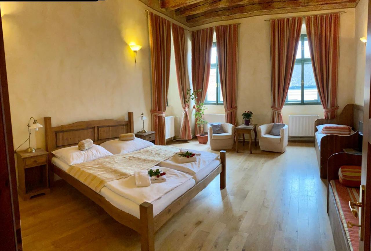 קונטה הורה Hotel Opat מראה חיצוני תמונה